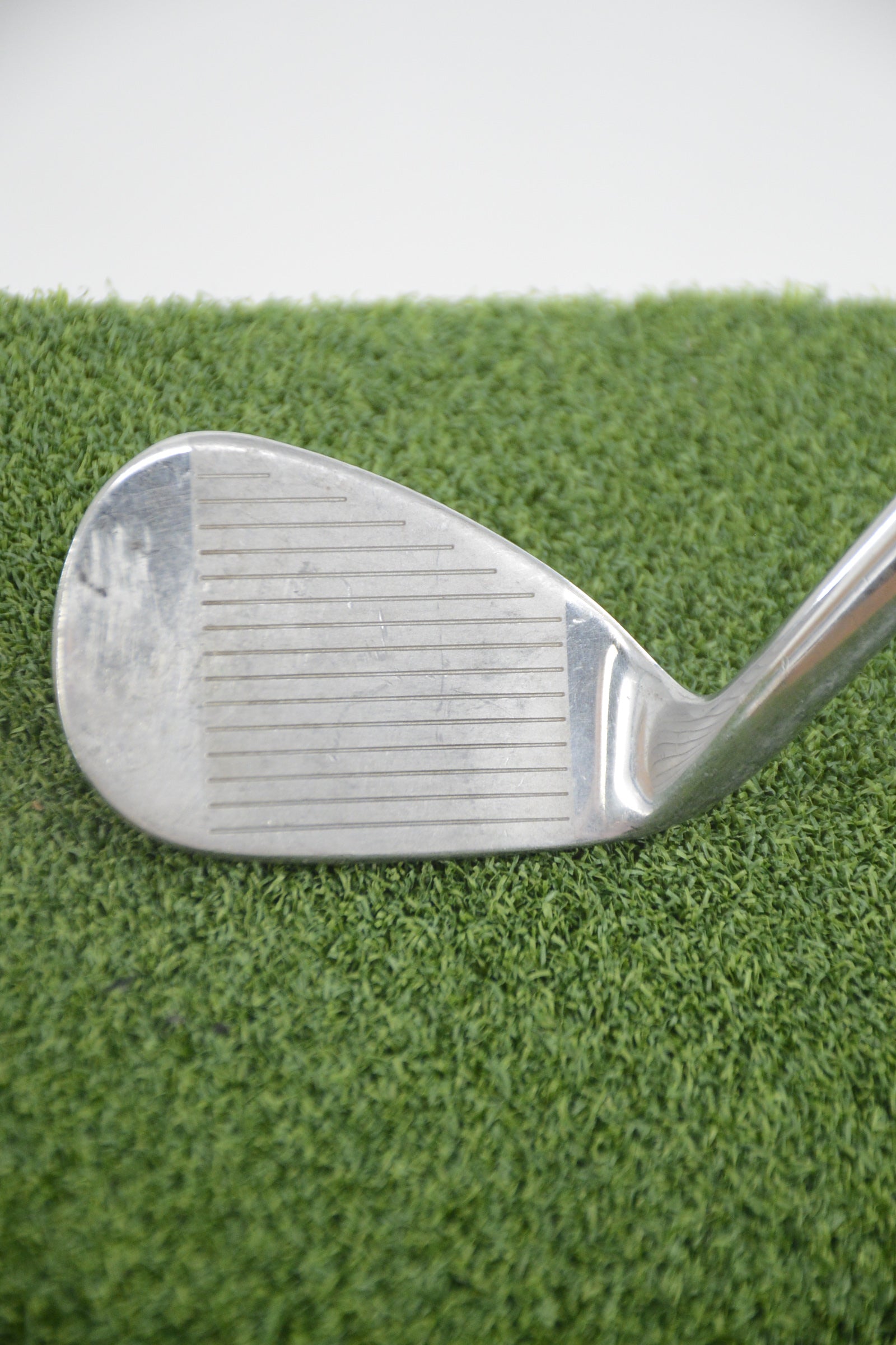 Tour Edge Hot Launch 52 Degree Wedge R Flex 35.25"