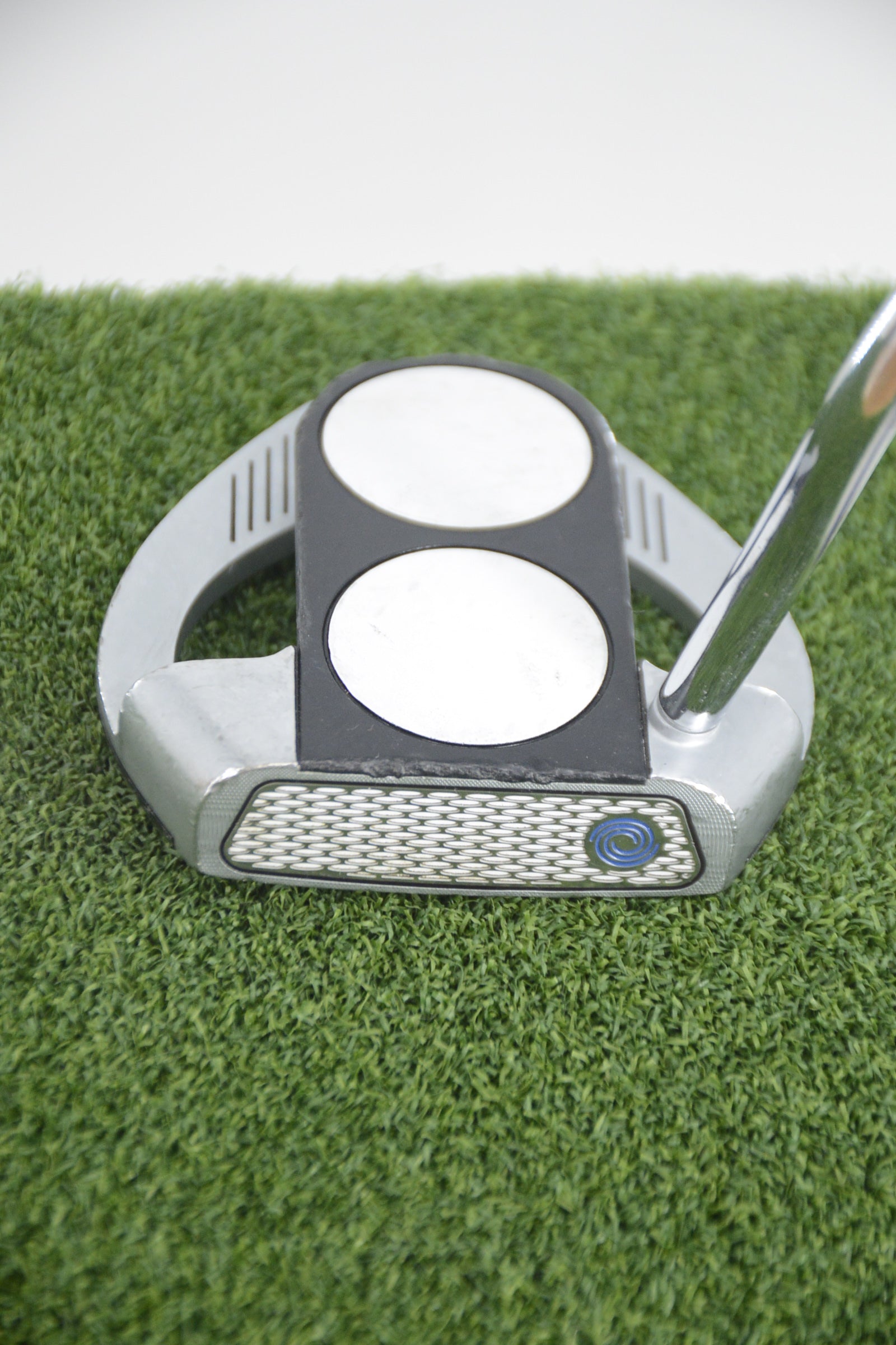 Odyssey Works 2-Ball Fang Versa Putter 35"