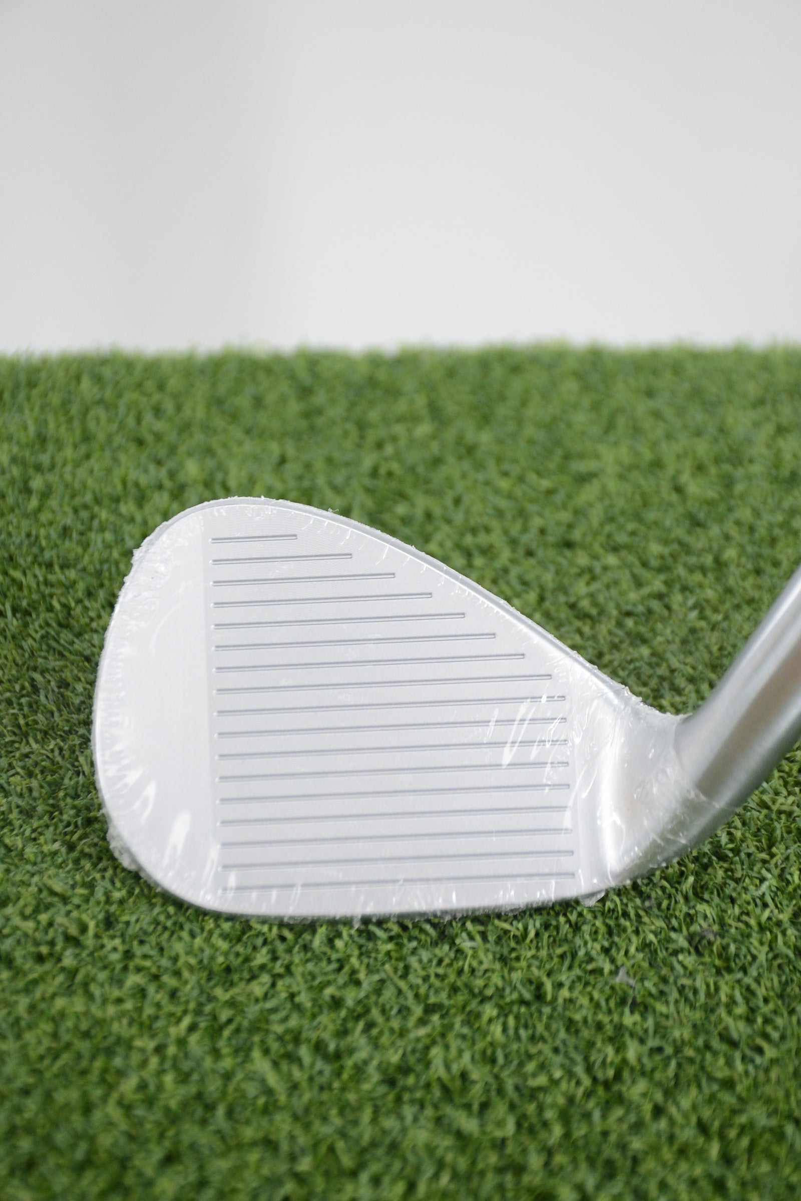 NEW Bettinardi HLX 6.0 Chrome 52 Degree Wedge S Flex 35.5"