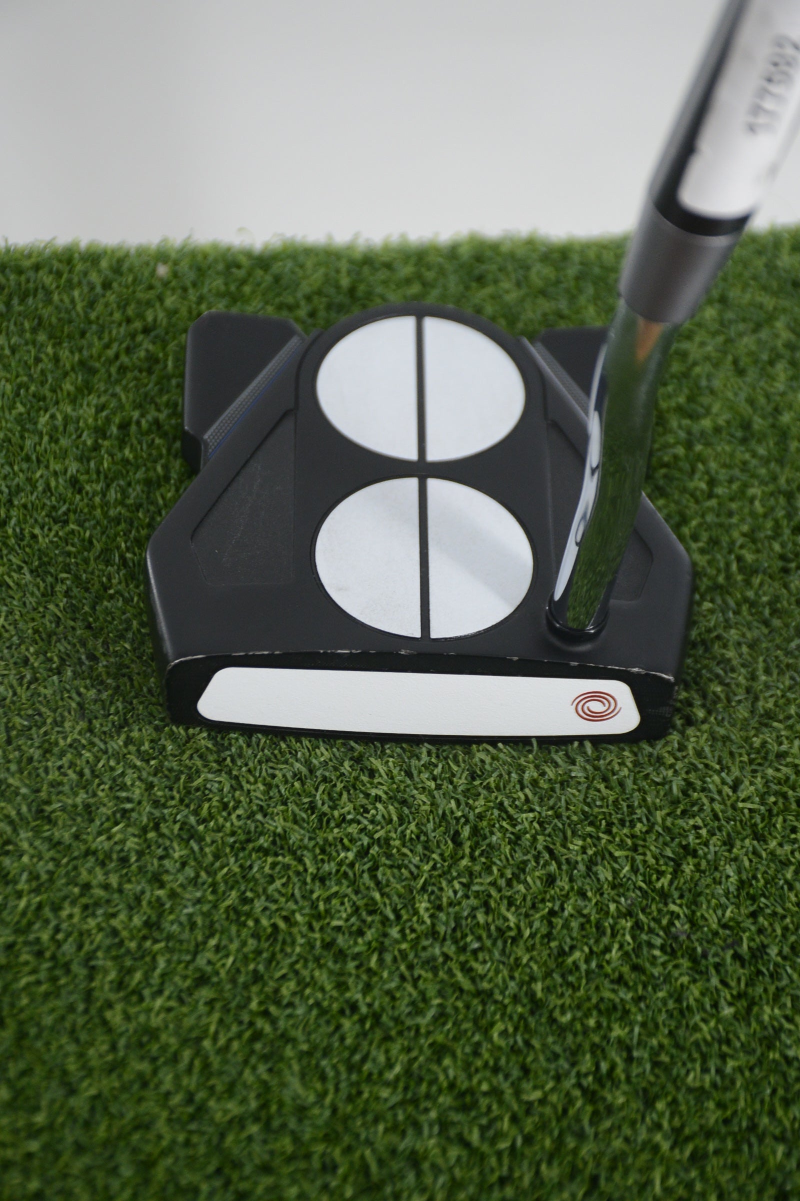 Odyssey Ten 2-Ball Broomstick Putter 45"