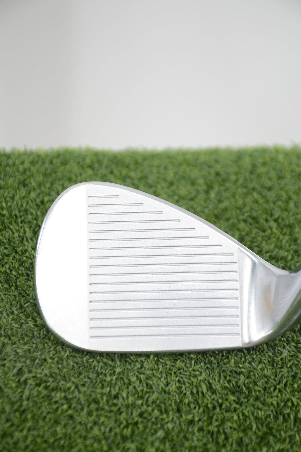TaylorMade Milled Grind Satin Chrome 52 Degree Wedge Wedge Flex 35.25"