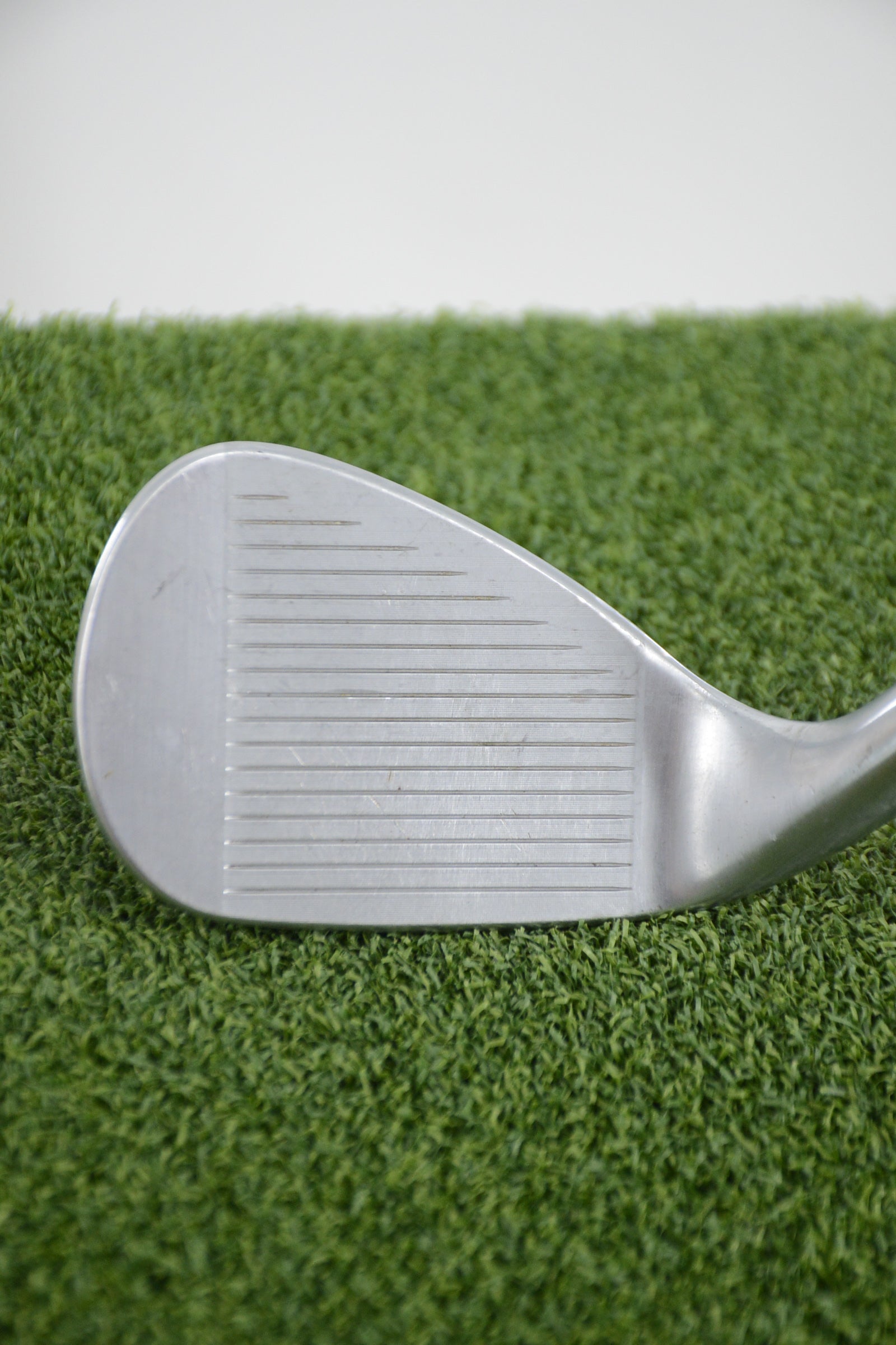 Titleist Vokey SM8 Tour Chrome 52 Degree Wedge S Flex 35.5"
