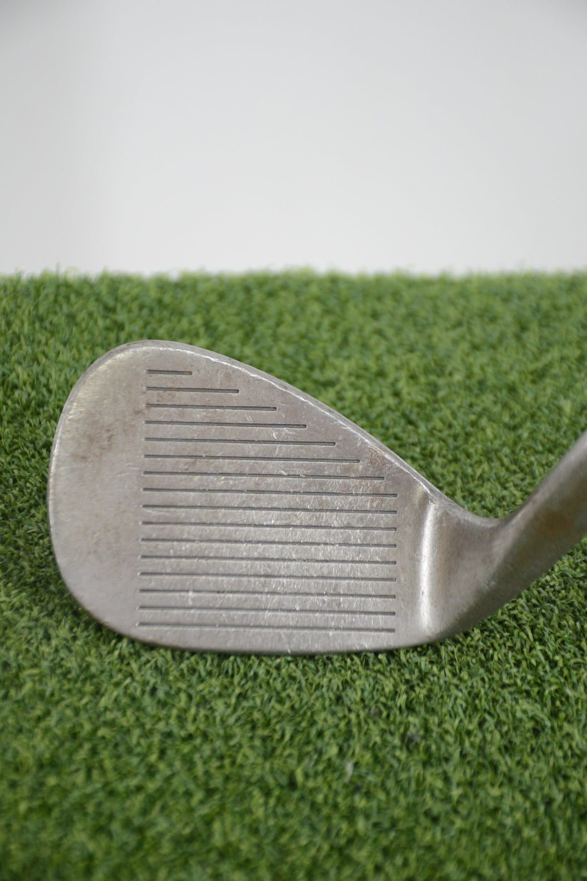 Titleist Vokey Oil Can 200 Series 52 Degree Wedge S Flex 35.25"