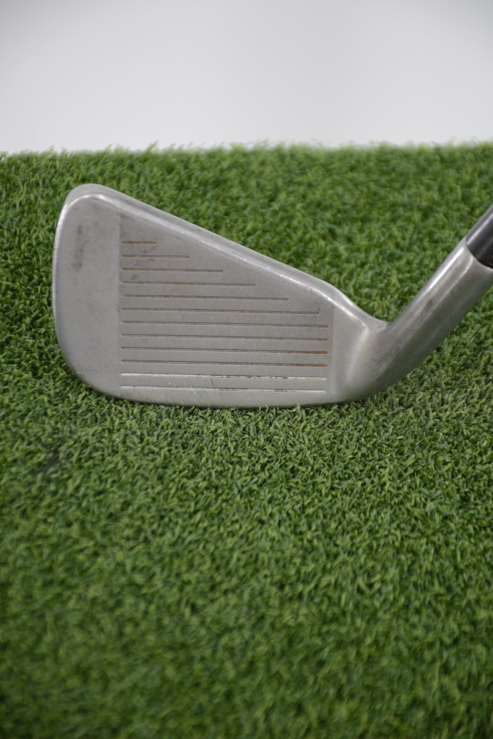 Wilson MidSize 4 Iron R Flex 37.5" Golf Clubs GolfRoots