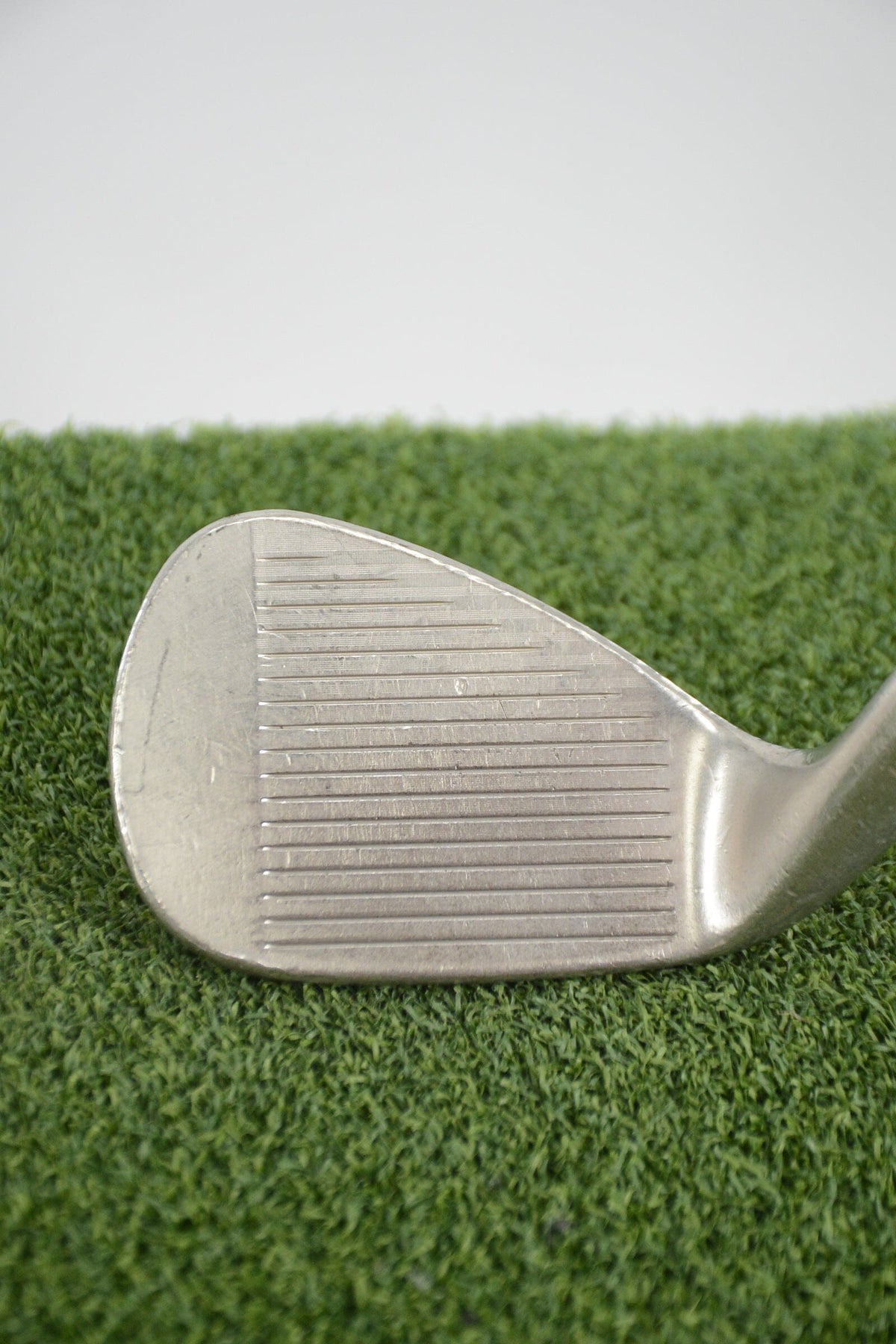 Titleist Vokey SM6 Tour Chrome 52 Degree Wedge Wedge Flex 35.5"