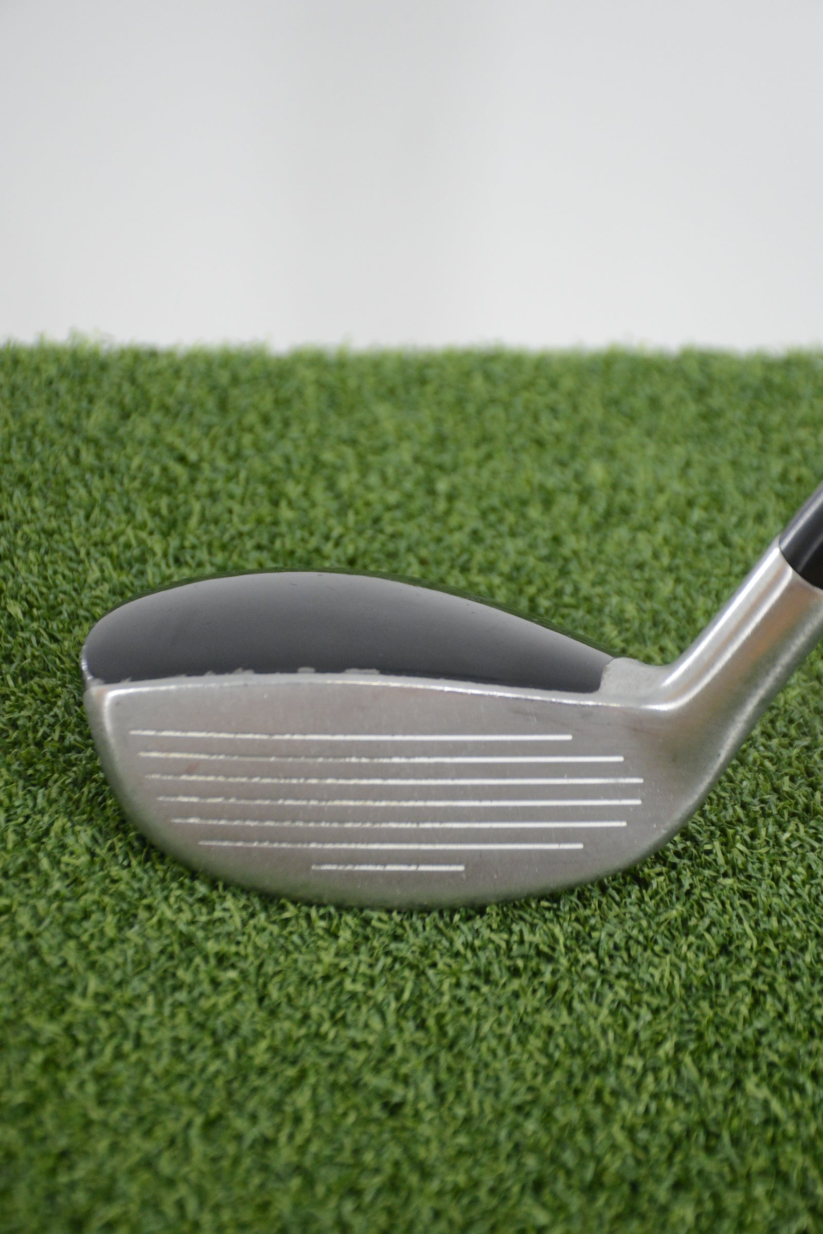 Titleist 585.H 24 Degree Hybrid S Flex 39.25"