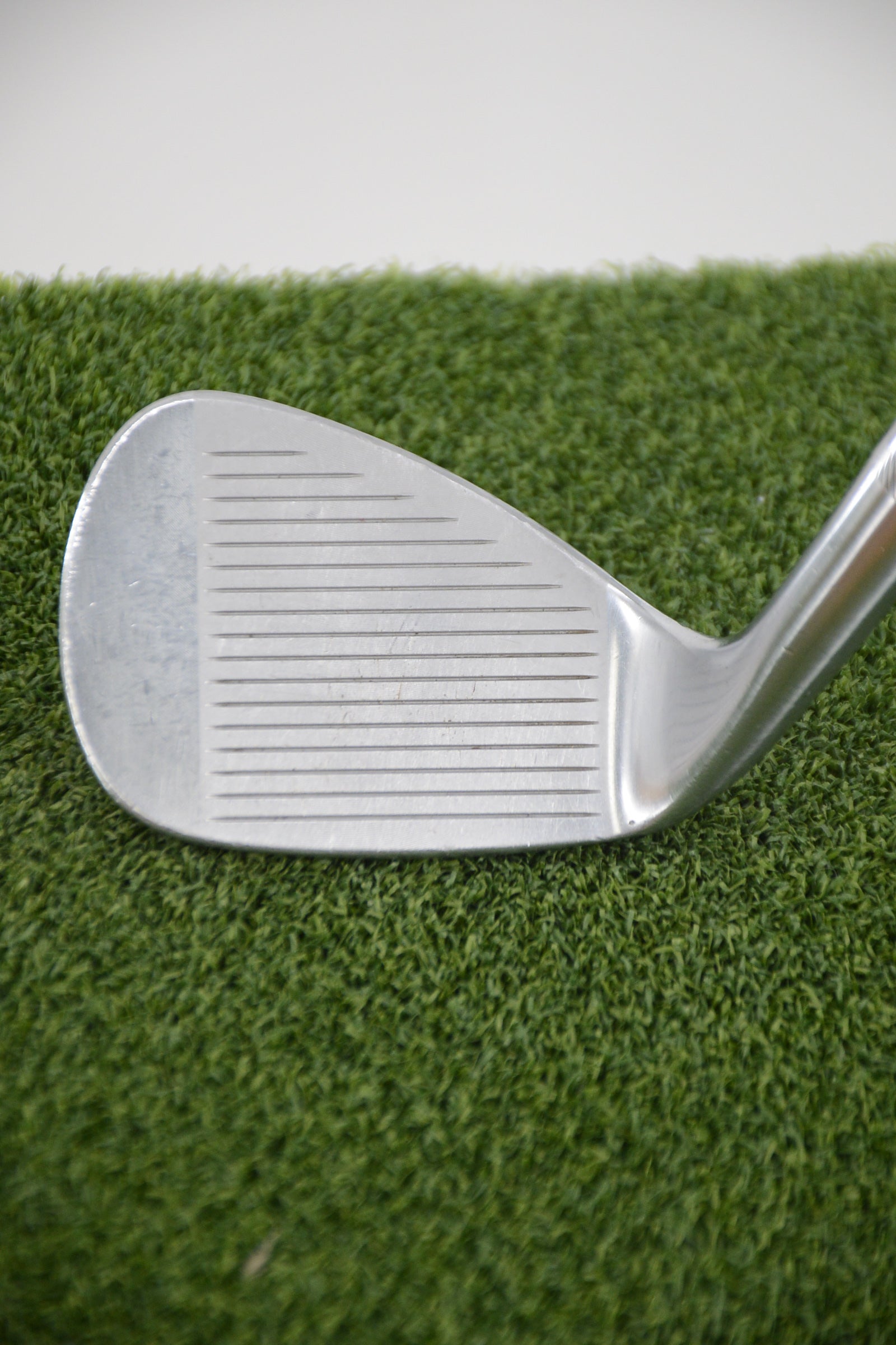 Titleist Vokey SM5 Tour Chrome 52 Degree Wedge Wedge Flex 35.25"