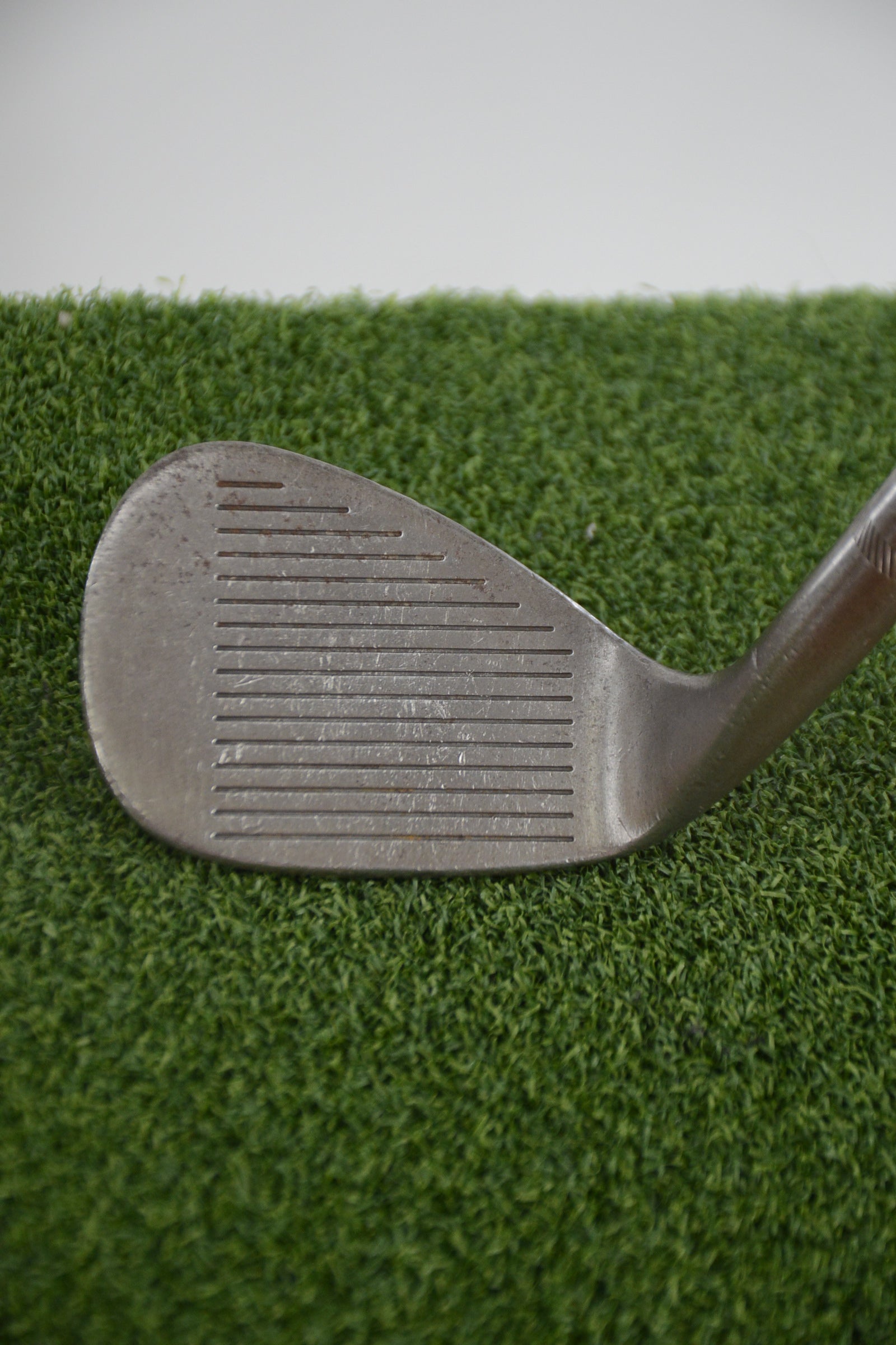 Titleist Vokey Oil Can 200 Series 52 Degree Wedge Wedge Flex 35.25"