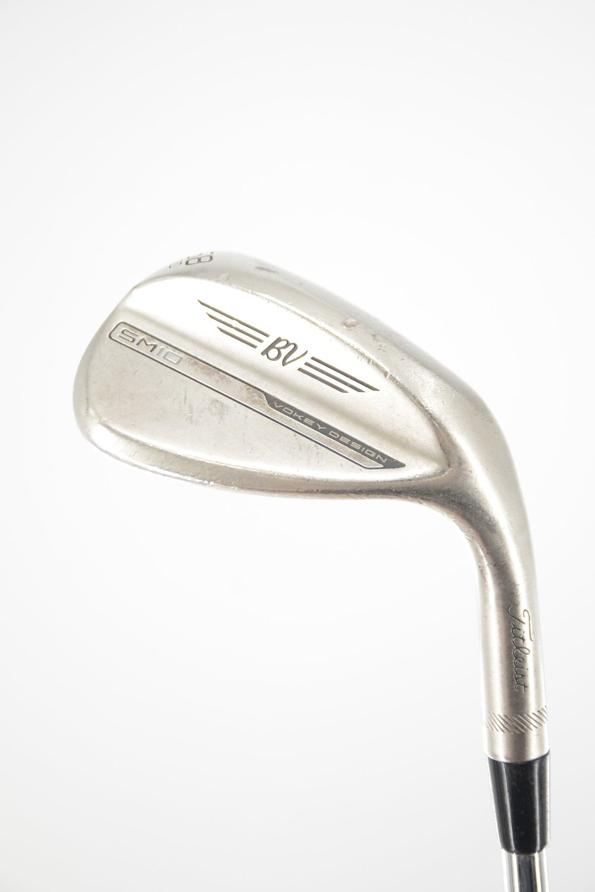 Chip vs Pitch in Golf: What's the Difference and When to Use Each