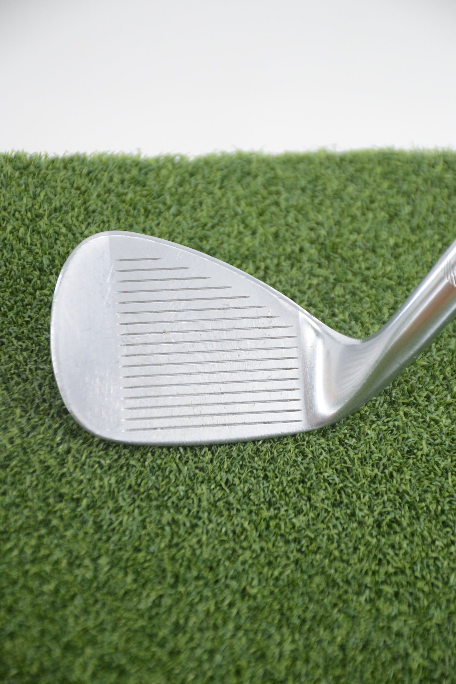 Titleist Vokey SM5 Tour Chrome 52 Degree Wedge Wedge Flex 35.5"