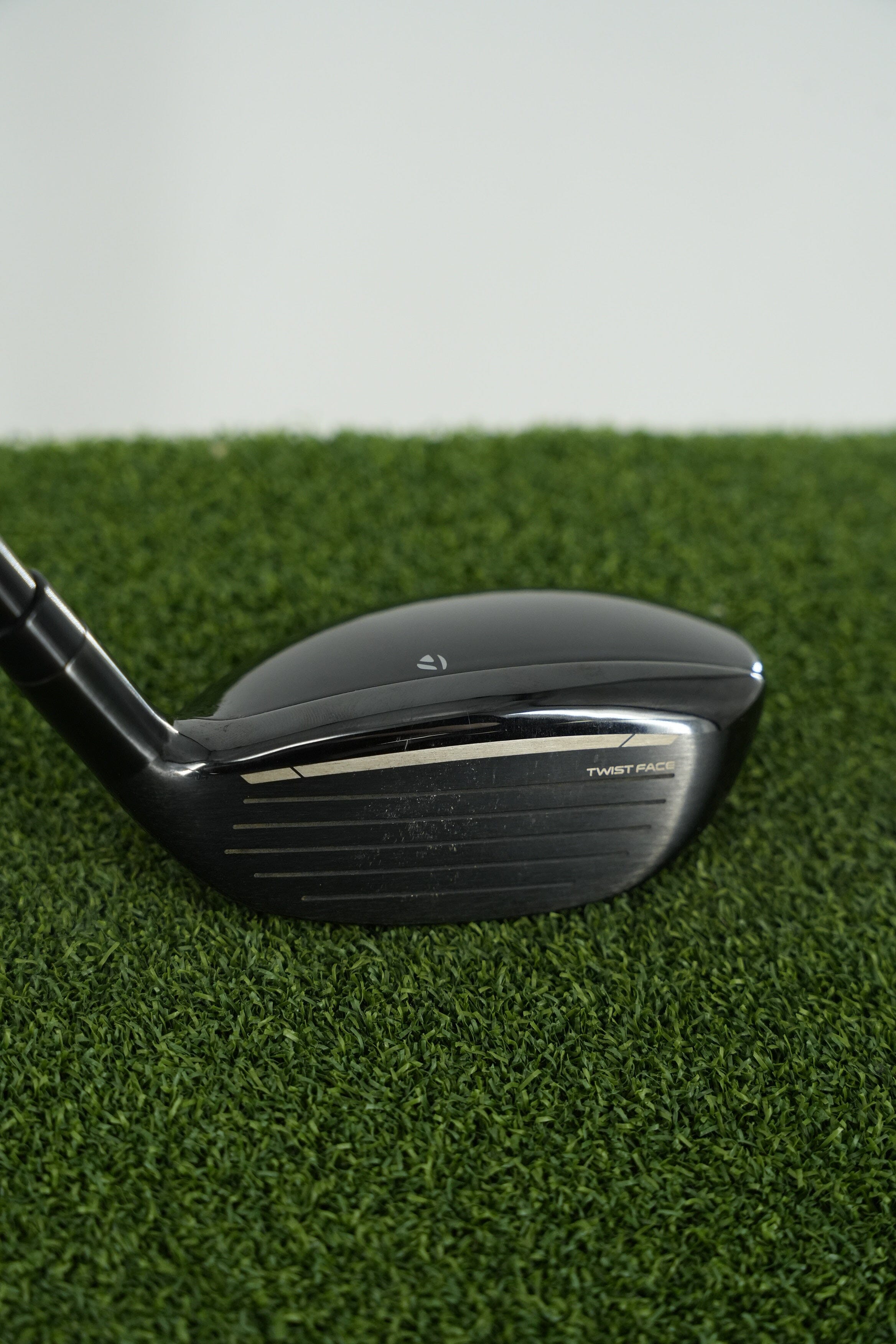 Lefty TaylorMade Qi10 Rescue 3 Hybrid R Flex 40.75