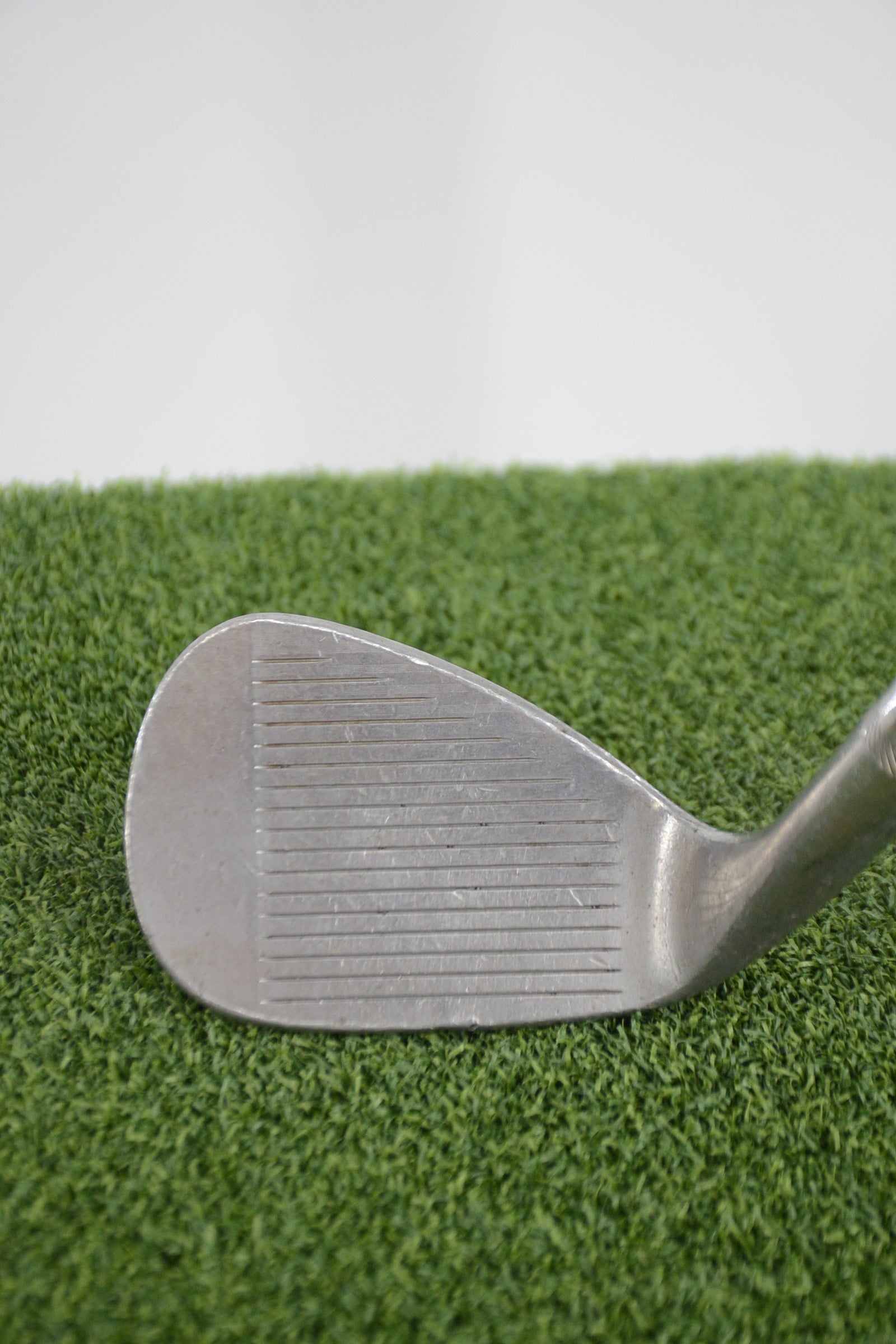 Titleist Vokey SM6 Tour Chrome 54 Degree Wedge R Flex 36"