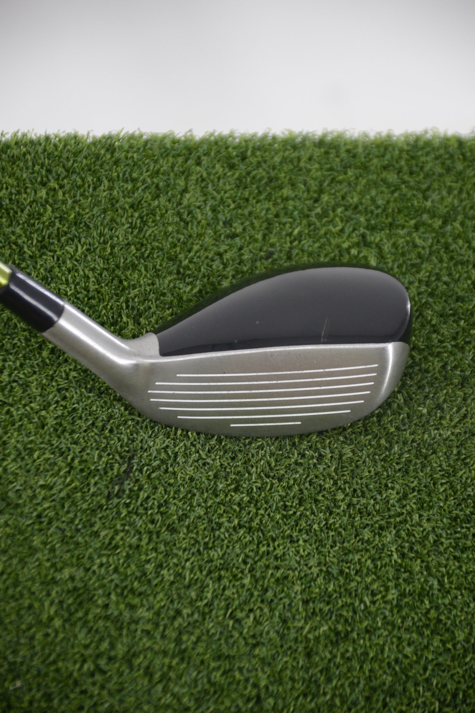 Lefty Titleist 585.H 19 Degree Hybrid S Flex 40.25"