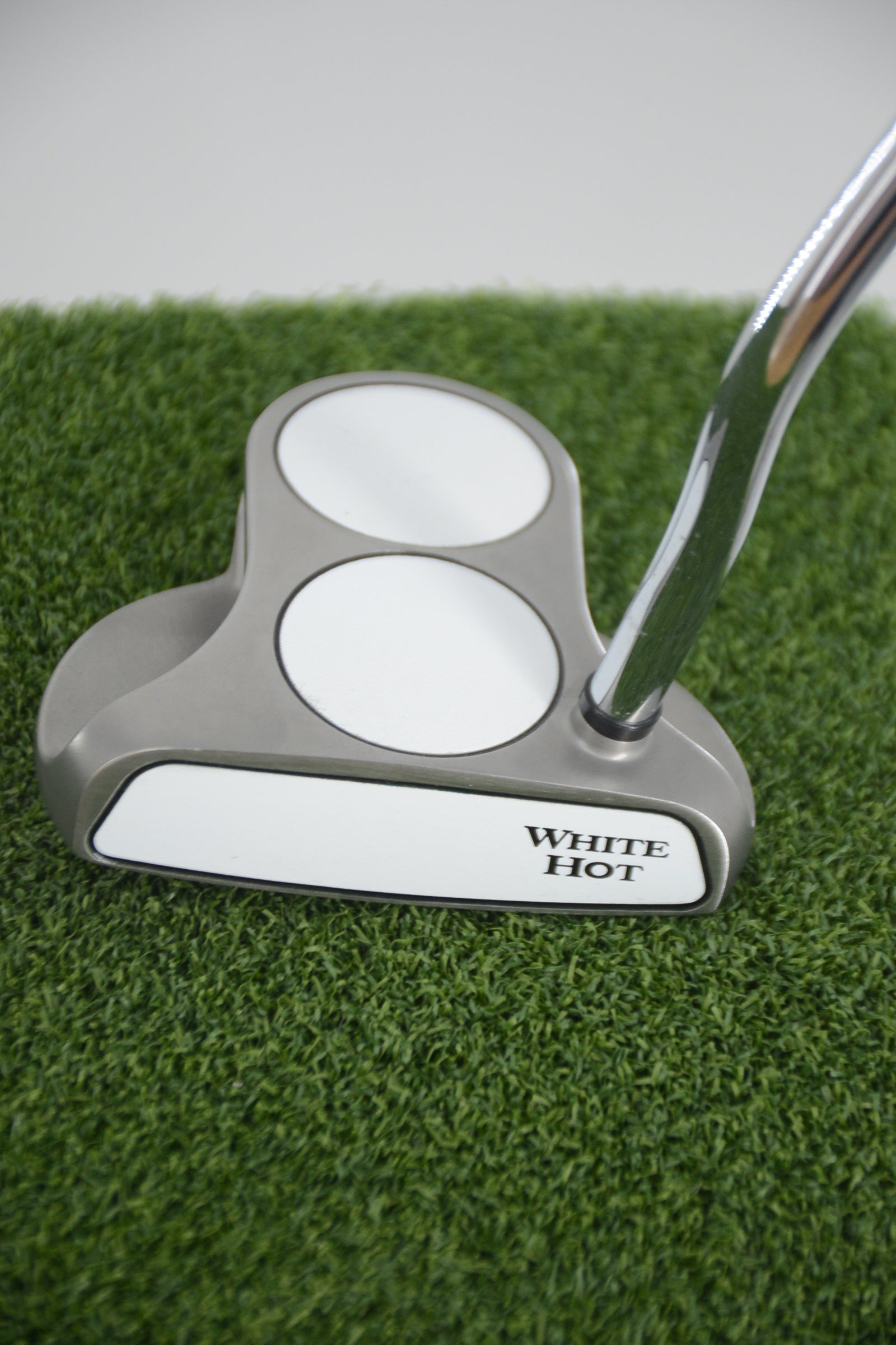 Odyssey White Hot 2-Ball Putter 33"