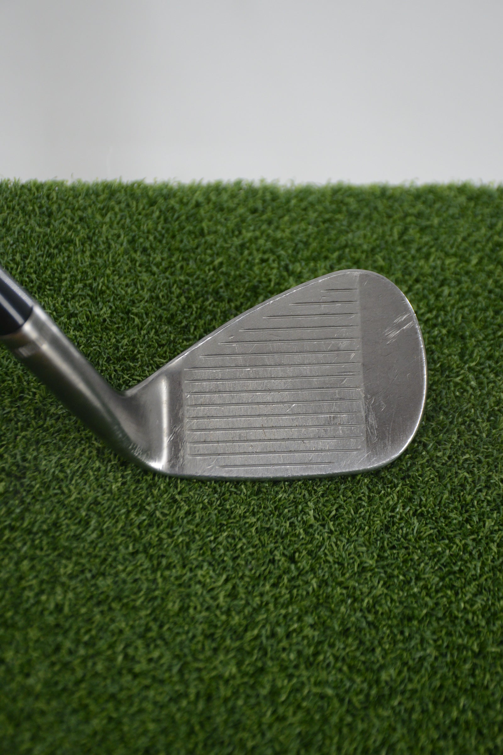Lefty Callaway Jaws MD5 Tour Grey 52 Degree Wedge S Flex 34.75"