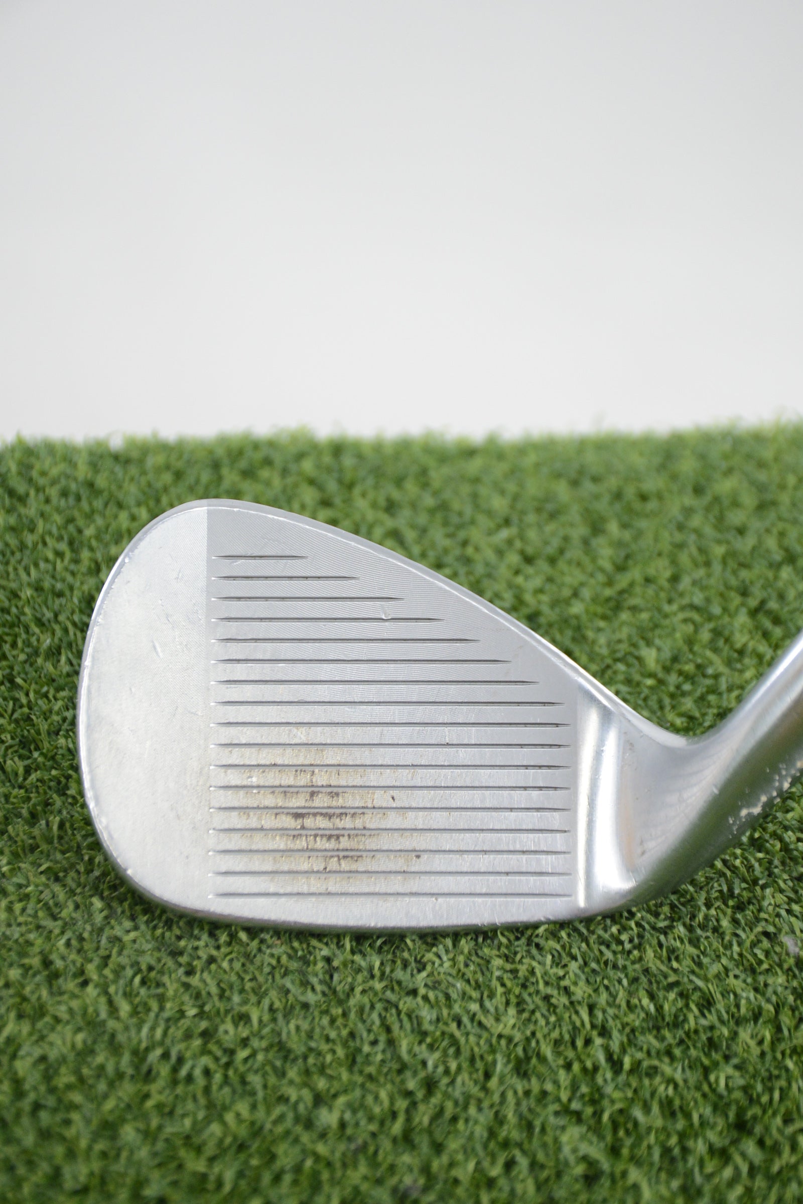 Titleist Vokey SM5 Tour Chrome 52 Degree Wedge Wedge Flex 35.5"