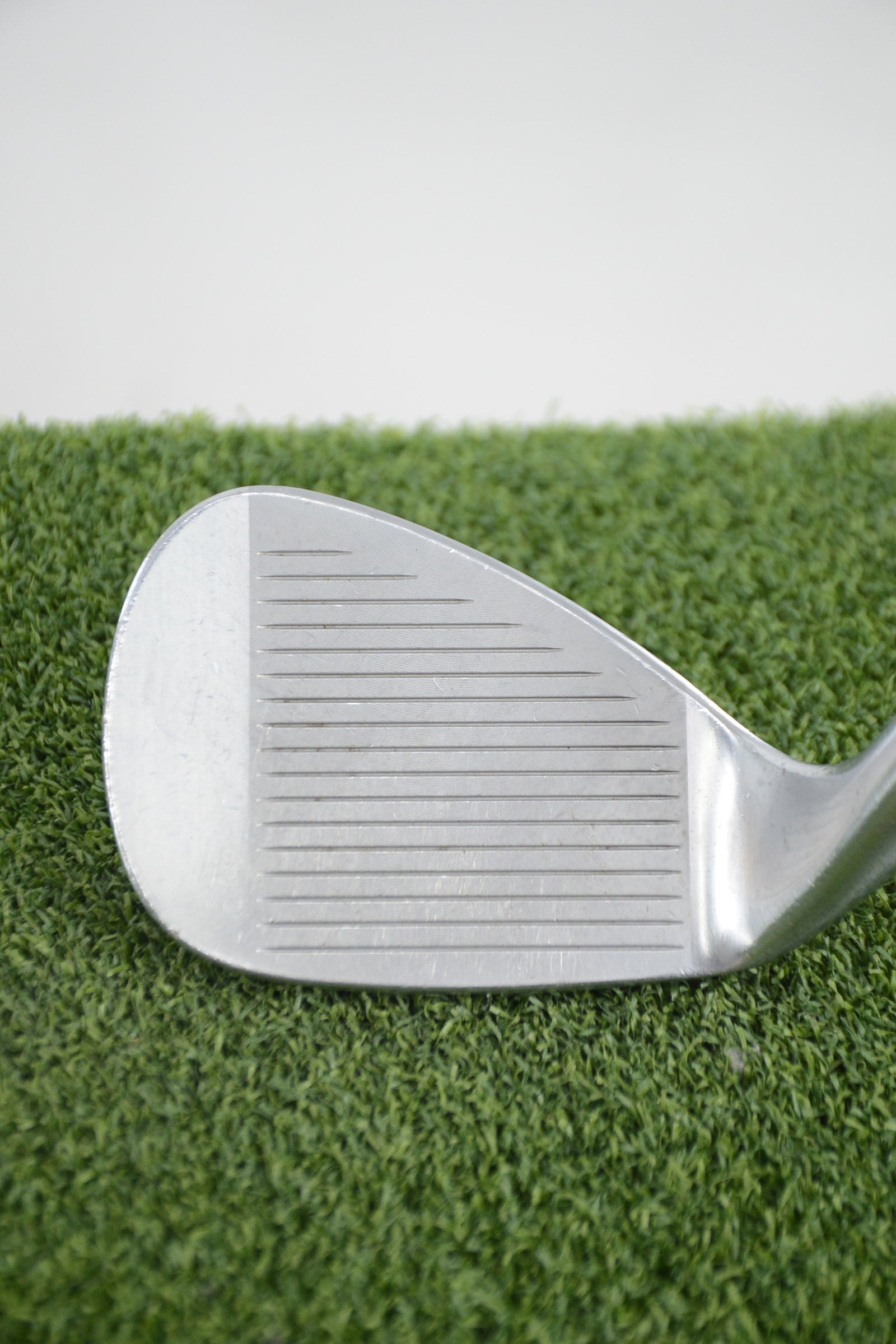 Titleist Vokey SM5 Tour Chrome 52 Degree Wedge Wedge Flex 35.25"