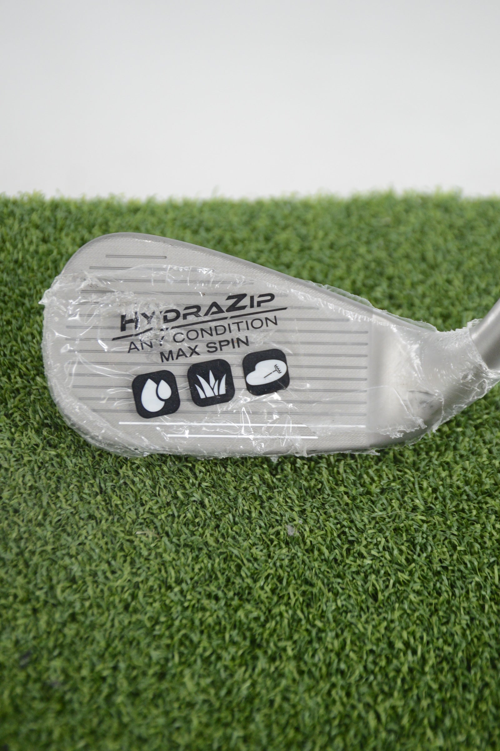 NEW Women's Cleveland Smart Sole Full Face Chipper W Flex 34"
