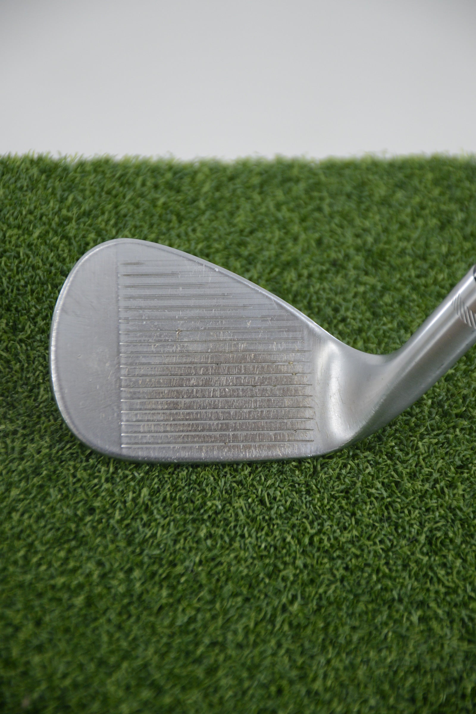 Titleist Vokey SM10 Tour Chrome 52 Degree Wedge S Flex 36"