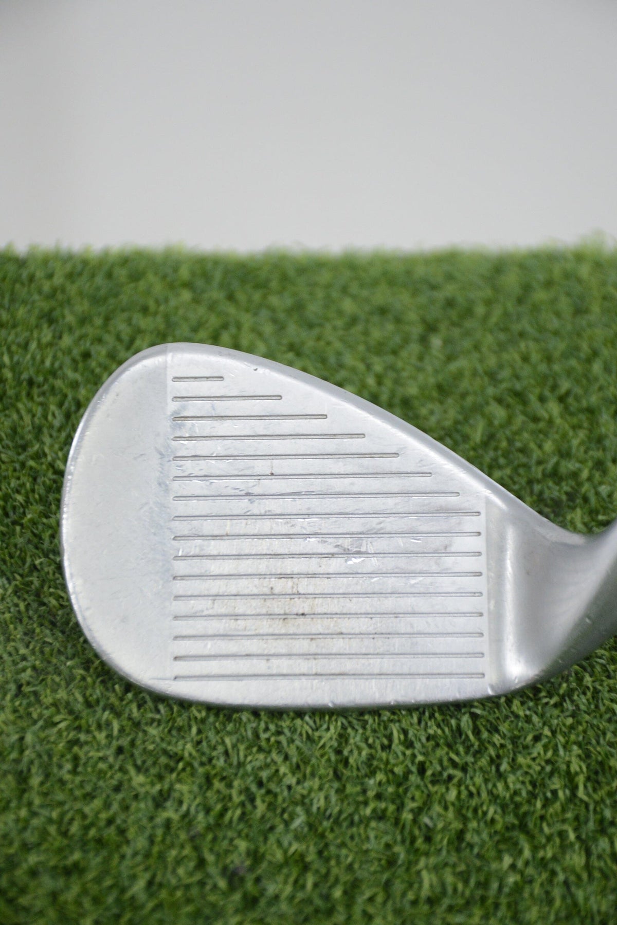 Titleist Vokey Chrome 200 Series 52 Degree Wedge S Flex 35"
