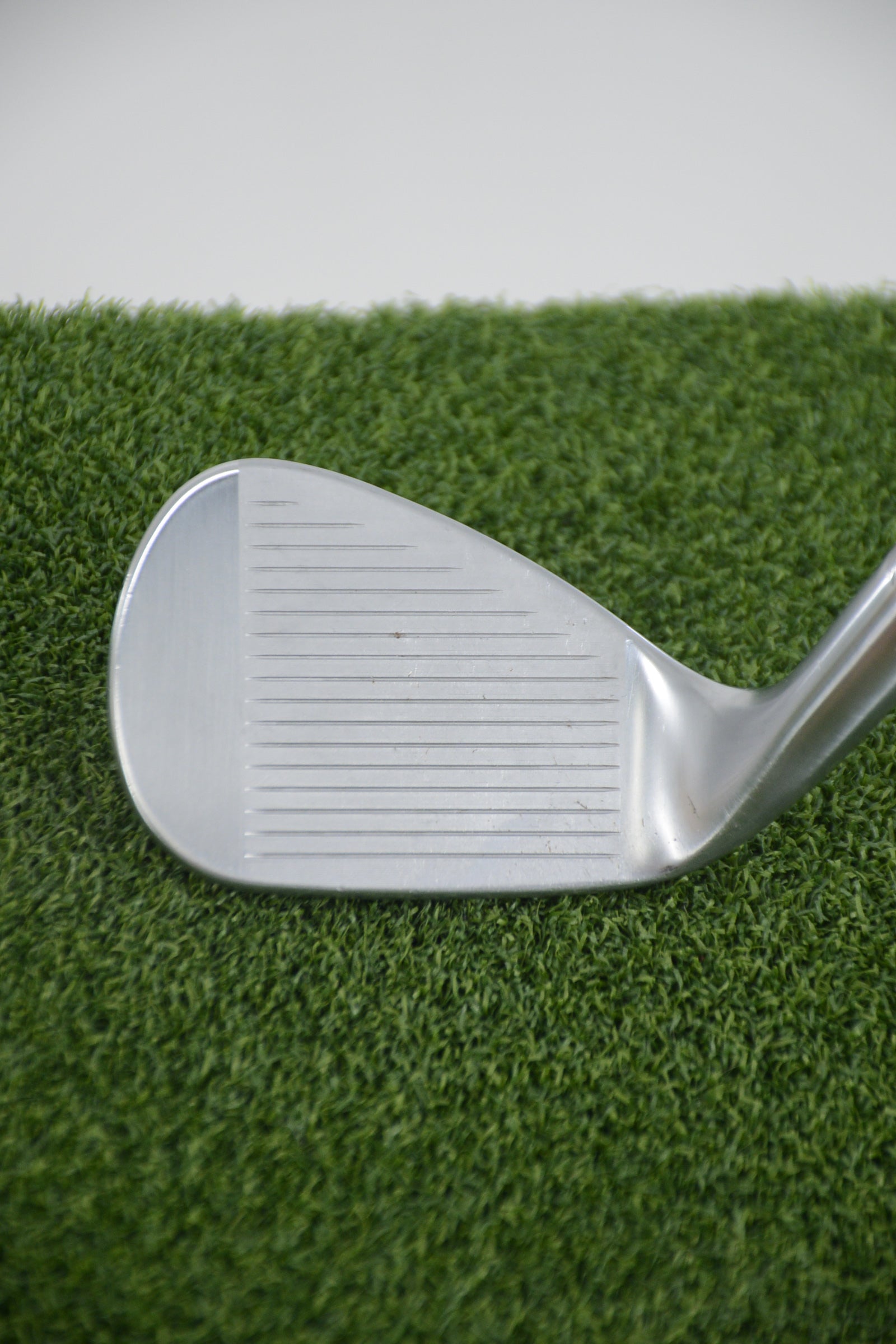 Titleist Vokey SM10 Tour Chrome 52 Degree Wedge S Flex 35.25"