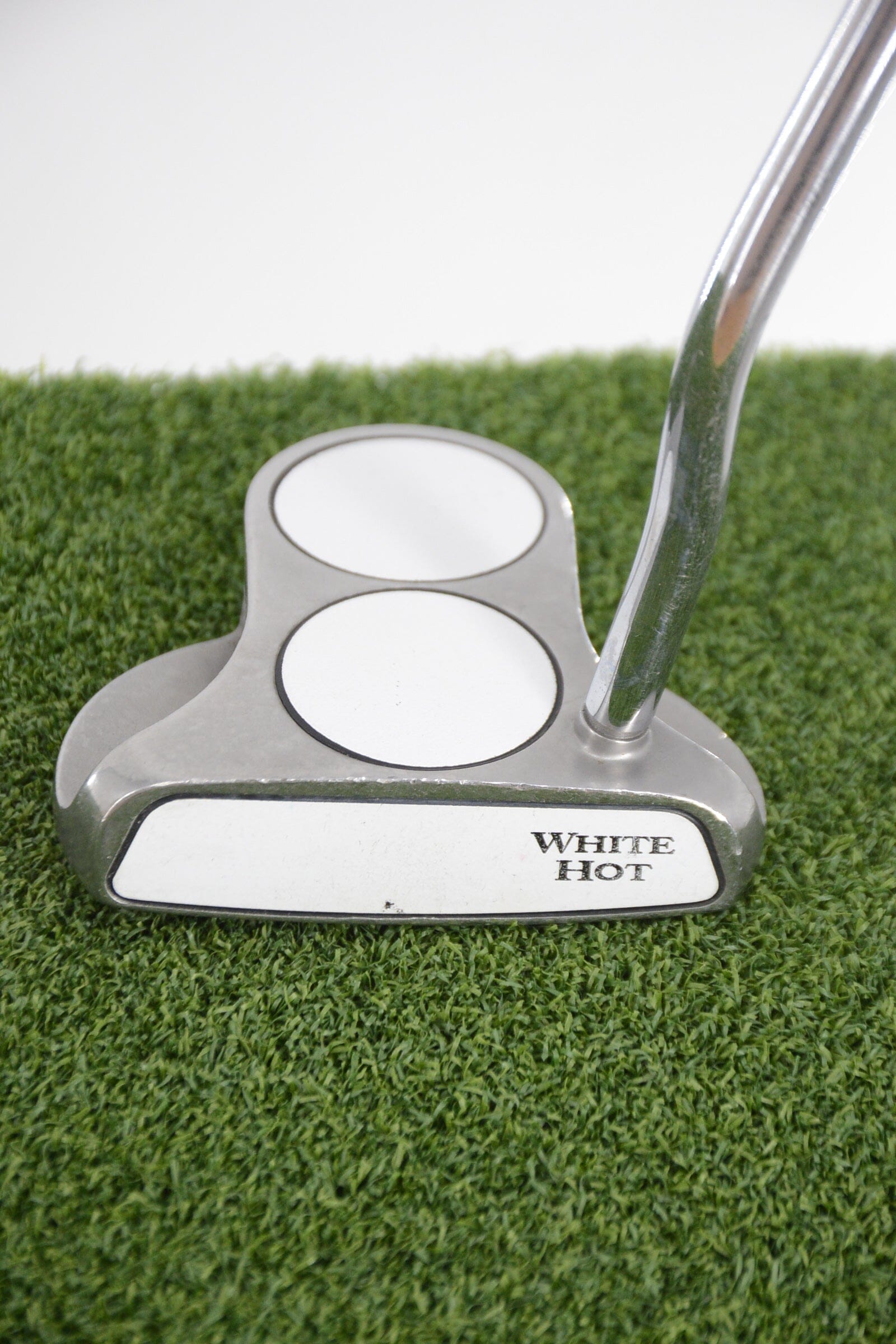 Odyssey White Hot 2-Ball Putter 35