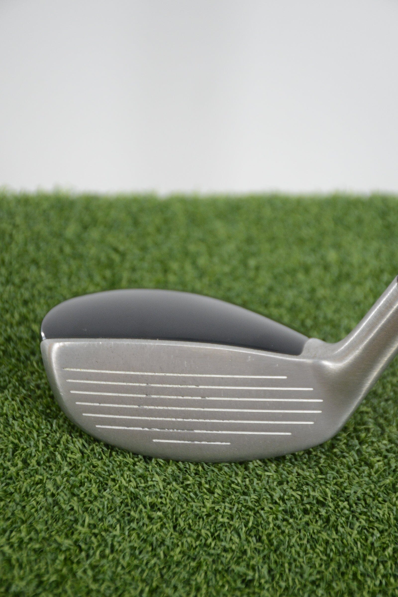 Titleist 585.H 24 Degree Hybrid S Flex 39.25"