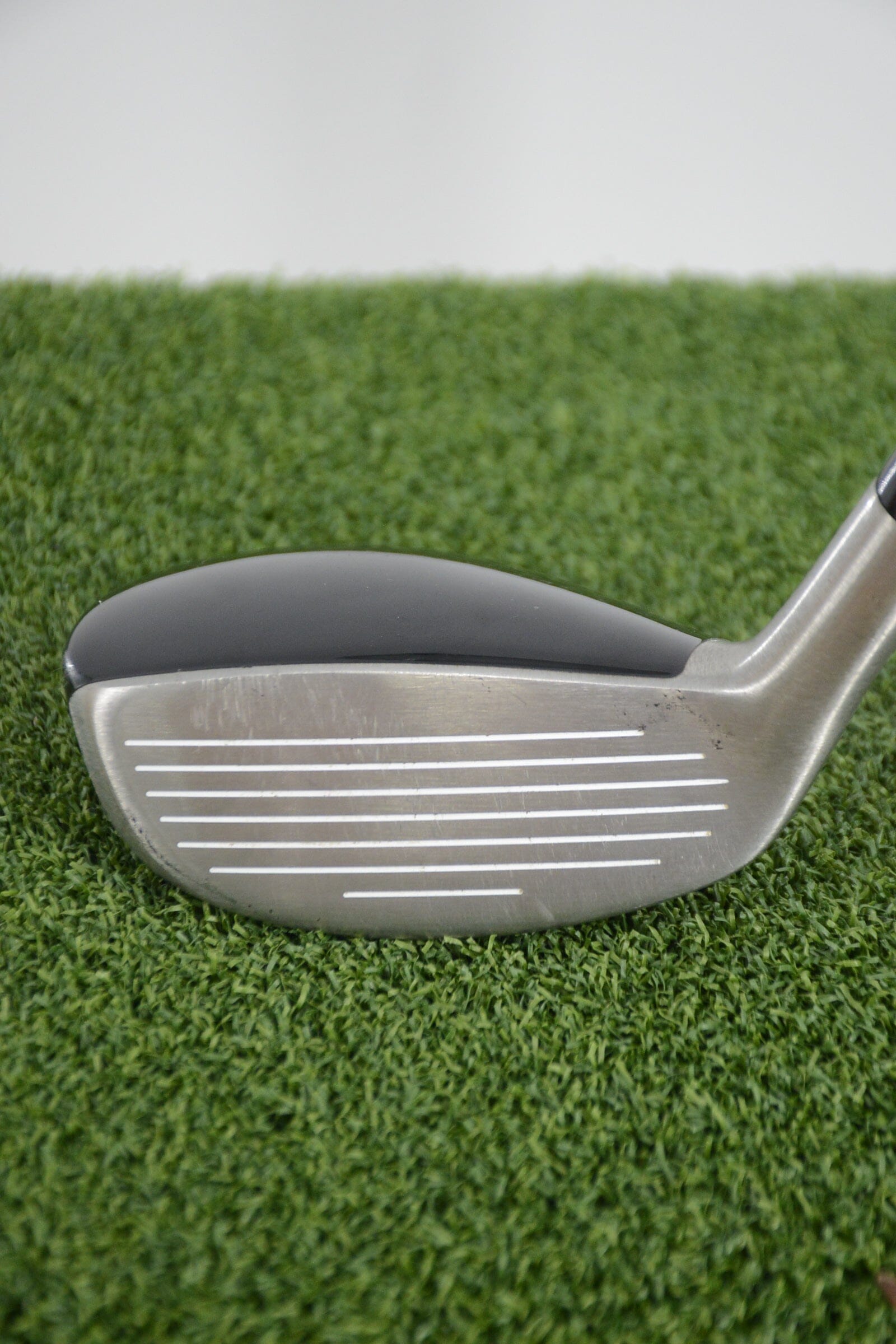 Titleist 585.H 24 Degree Hybrid S Flex 39.25"