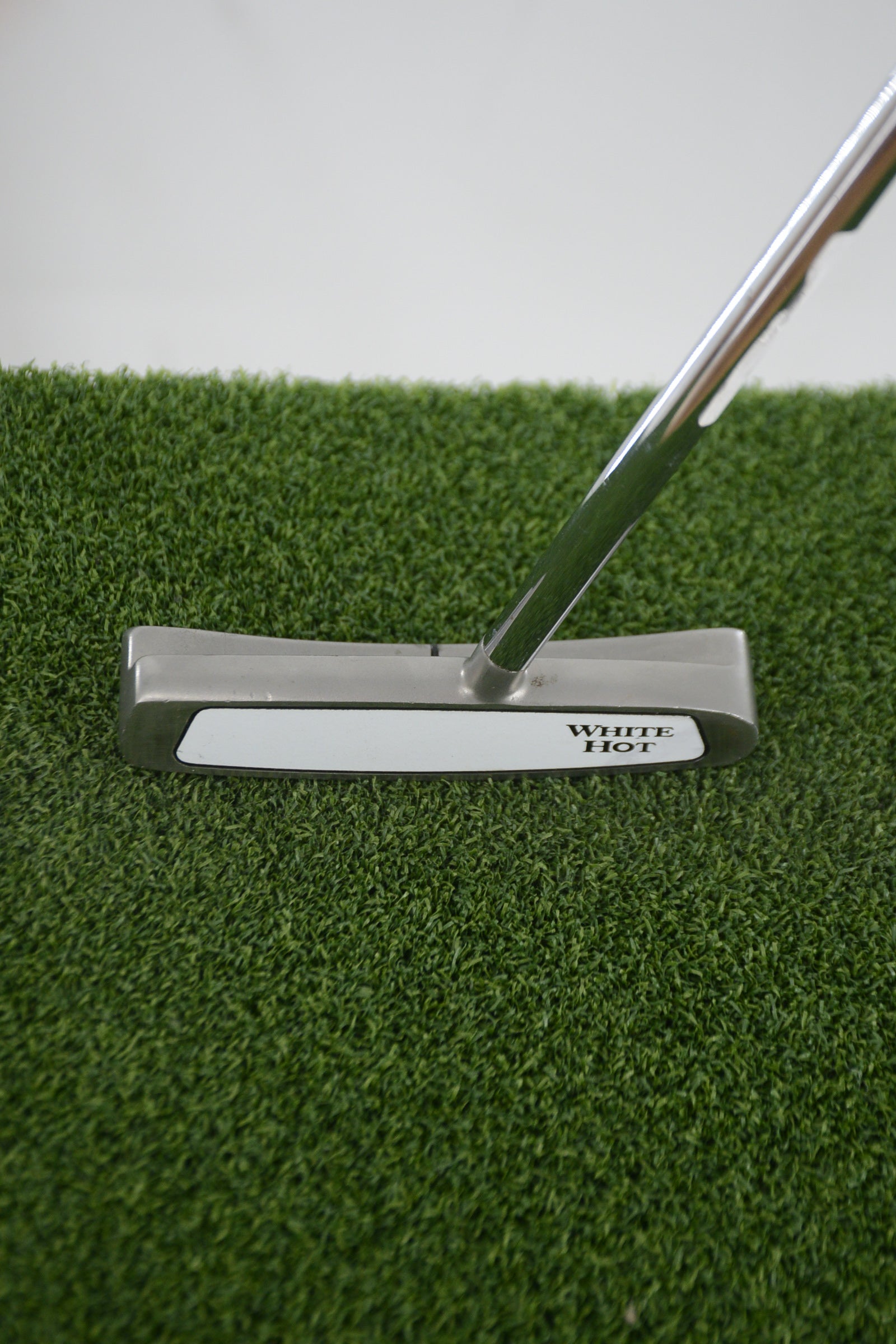 Odyssey White Hot 2 Center Shaft Putter 34"
