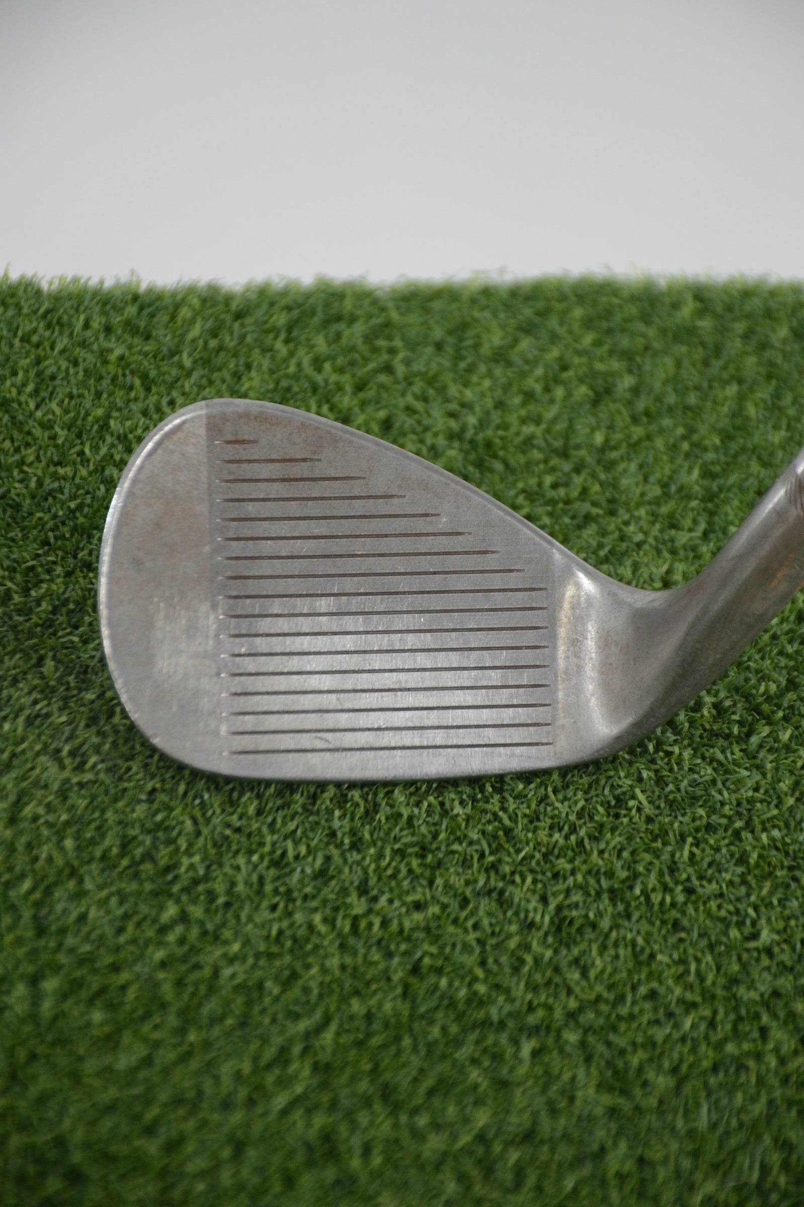 Titleist Vokey SM9 Brushed Steel 52 Degree Wedge S Flex 36"