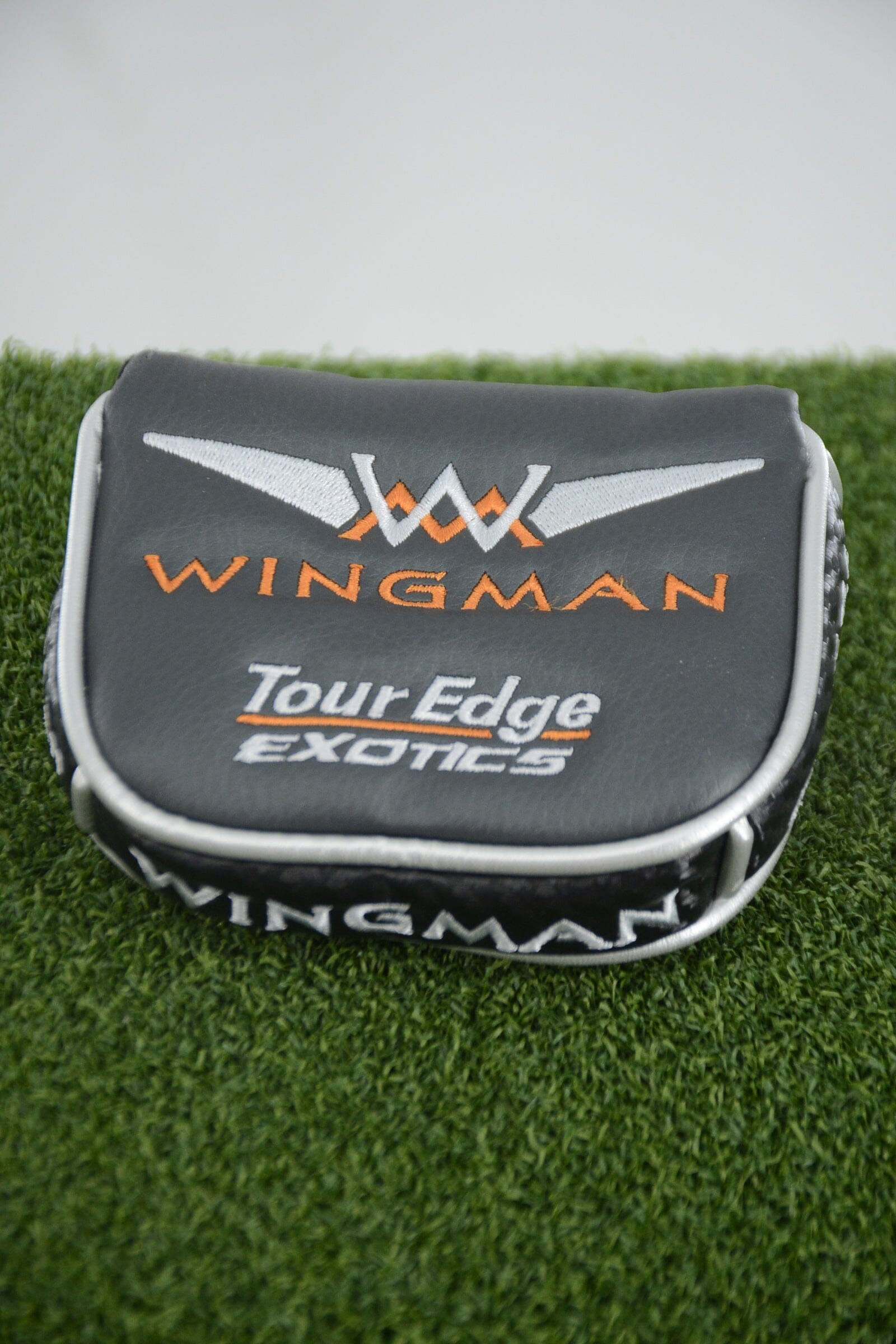 Tour Edge Exotics Wingman Black Mid-Mallet Putter Headcover Golf Clubs GolfRoots 
