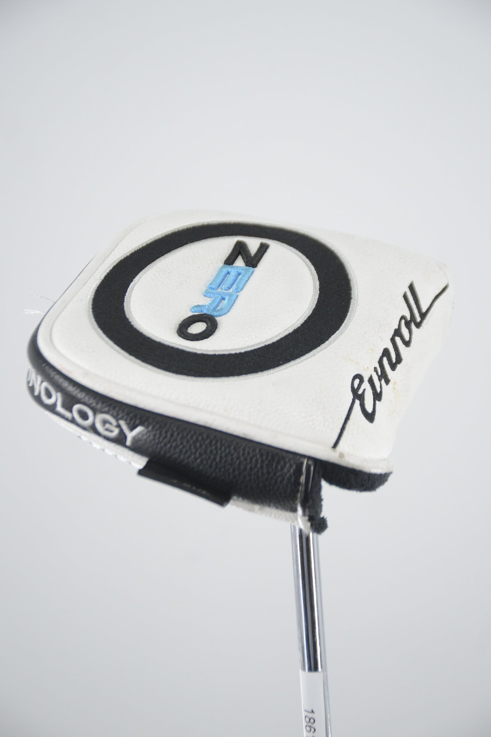 EVN Roll Zero Penguin Putter Headcover
